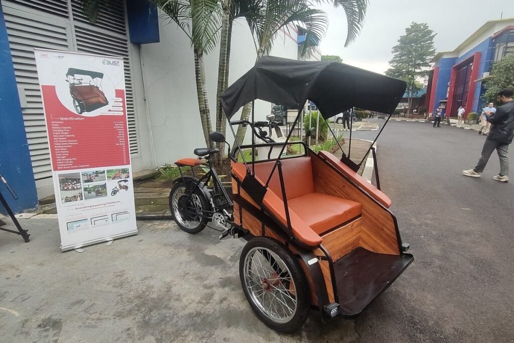 Pelajar SMA di Purwokerto Ciptakan Becak Listrik