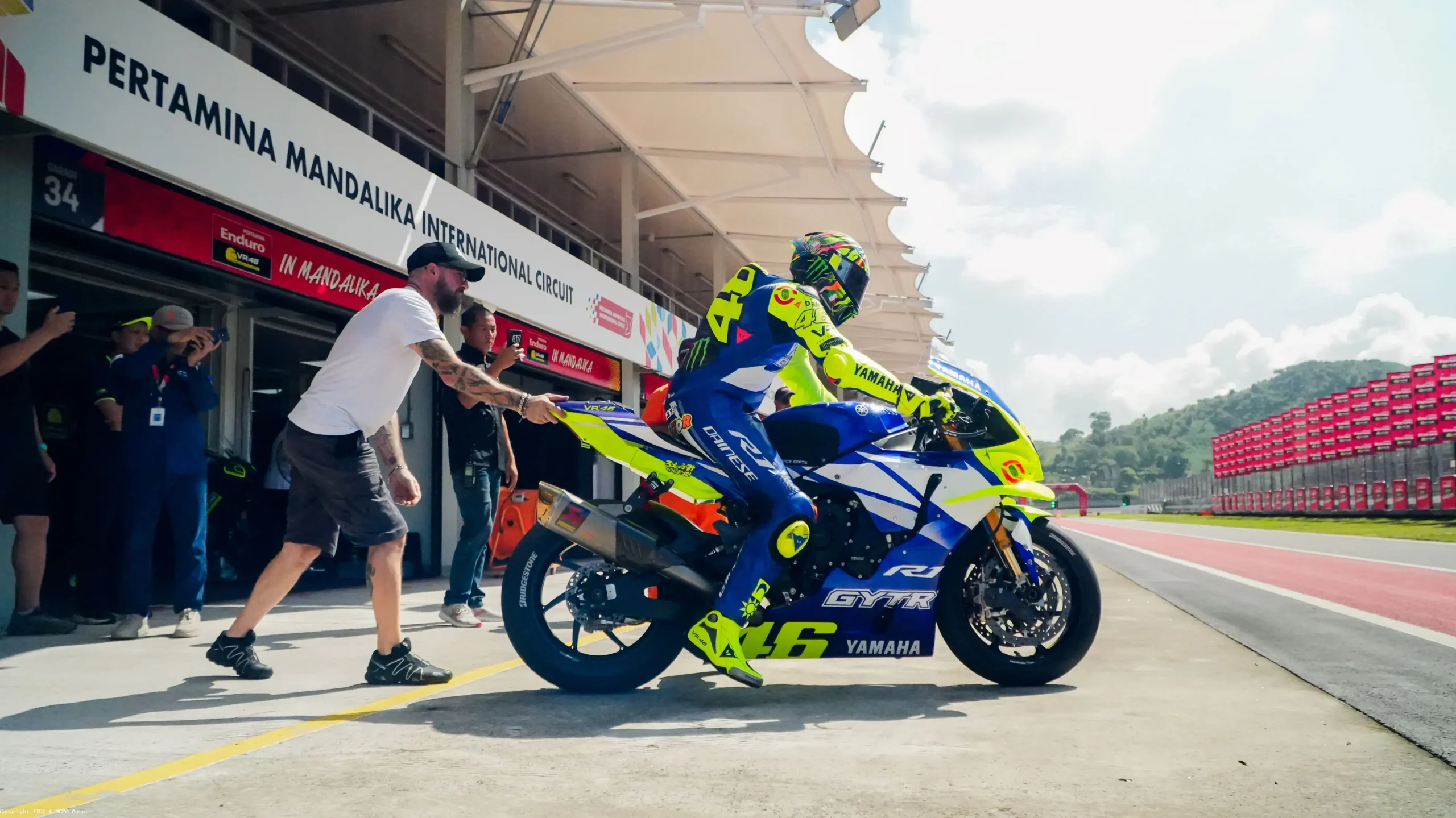 Valentino Rossi Eksplorasi Sirkuit Mandalika