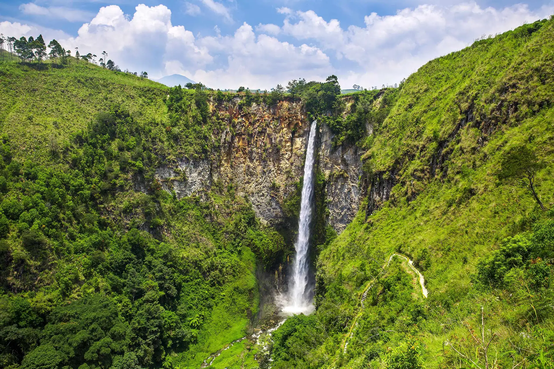 Air Terjun Sipiso-piso Jadi Destinasi Favorit Wisatawan, Tawarkan Panorama Spektakuler