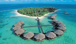 SURGA TERSEMBUNYI KALIMANTAN! Pulau Derawan Bikin Traveler Jatuh Cinta