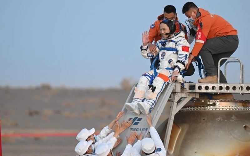 Kapsul pengembalian Shenzhou-22 berhasil mendarat di Bumi