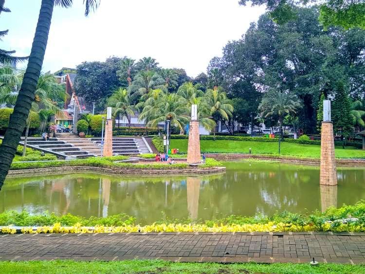 Taman Langsat Barito Jadi Tempat Santai Asri Favorit Warga Jakarta Selatan
