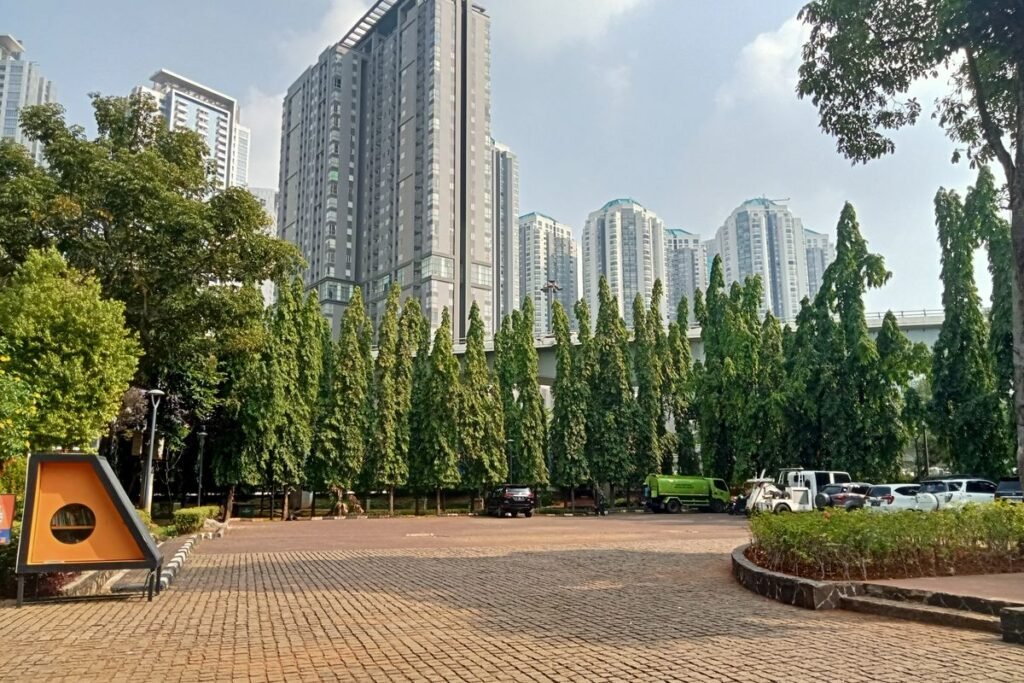 Taman Cattleya Tomang Jadi Ruang Hijau Favorit untuk Bersantai dan Olahraga di Jakarta Barat