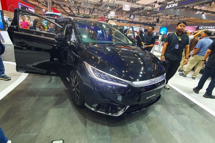 BYD M6 Cross dengan Teknologi Dual Mode