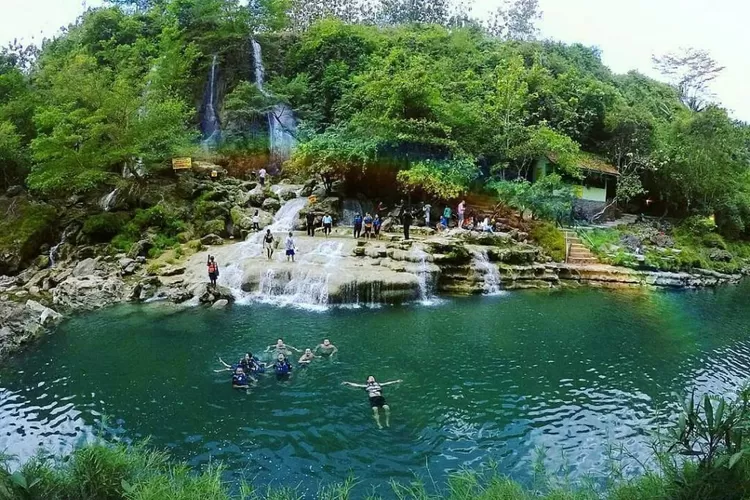 Air Terjun Sri Gethuk, Permata Alam Gunungkidul dengan Pesona Air Jernih yang Menakjubkan