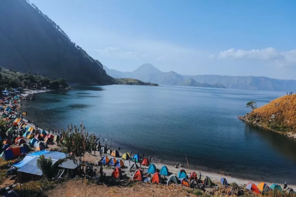 Paropo, Negeri di Atas Danau Toba yang Jadi Surga Camping dan Wisata Alam