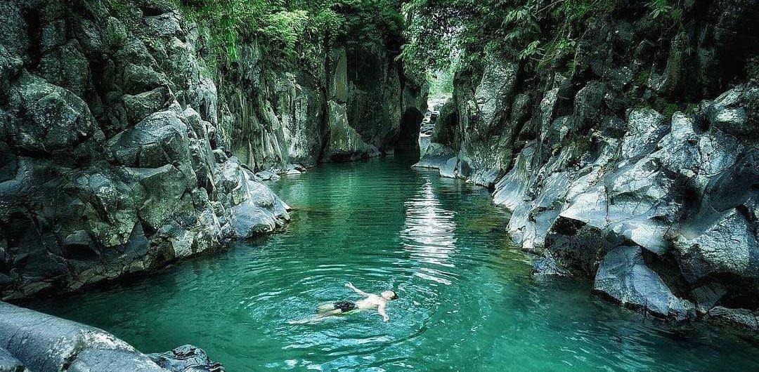 Leuwi Jurig, Kolam Alami Eksotis yang Dijuluki Green Canyon Mini di Bandung