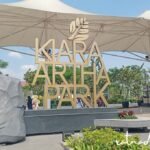Kiara Artha Park, Taman Kota Modern dengan Pesona Lampu Malam di Bandung