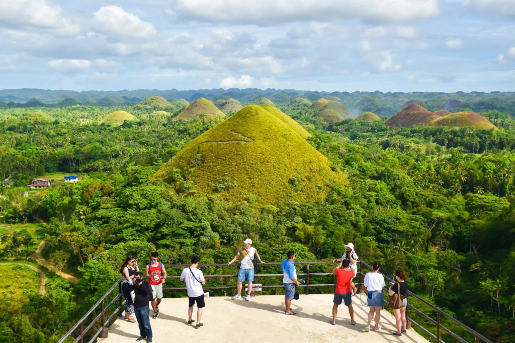 Chocolate Hills, Keajaiban Alam Ikonik di Pulau Bohol