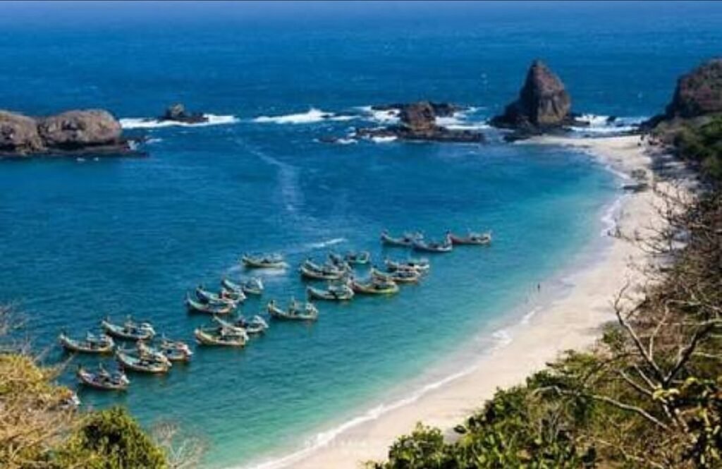 Papuma Beach, Surga Pantai Eksotis yang Menjadi Ikon Wisata Jember