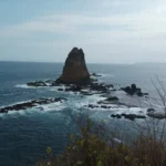 Pantai Watu Ulo, Destinasi Eksotis Jember yang Sarat Legenda dan Keindahan Alam