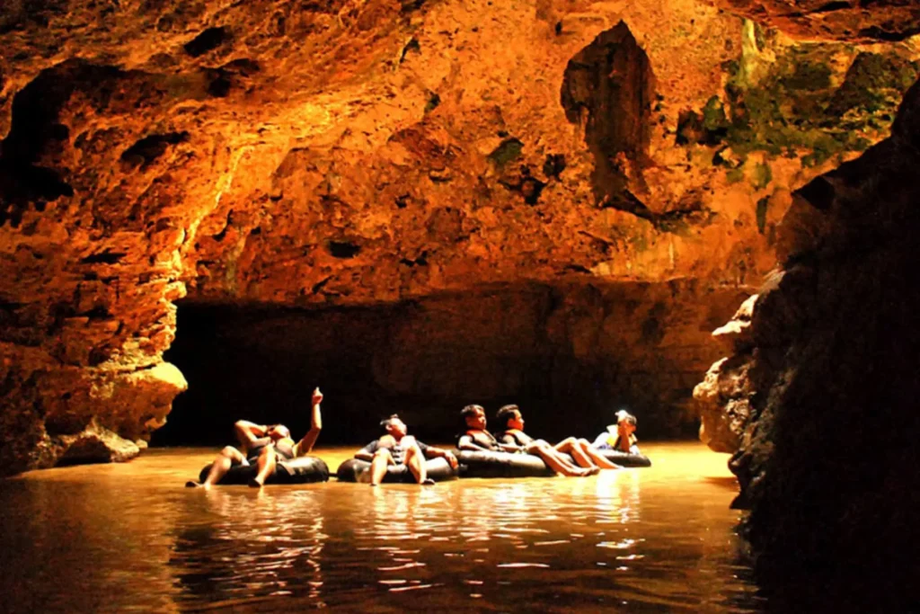 Goa Pindul – Wisata Cave Tubing yang Unik dan Menantang di Yogyakarta