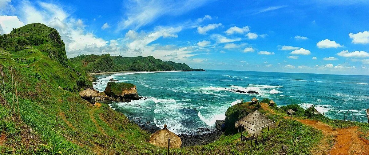 Pantai Menganti, Pesona Laut Selatan yang Memikat Hati di Kebumen