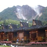 Relaksasi di Lereng Gunung Sibayak, Pemandian Air Panas Sidebuk Debuk Jadi Favorit Wisatawan