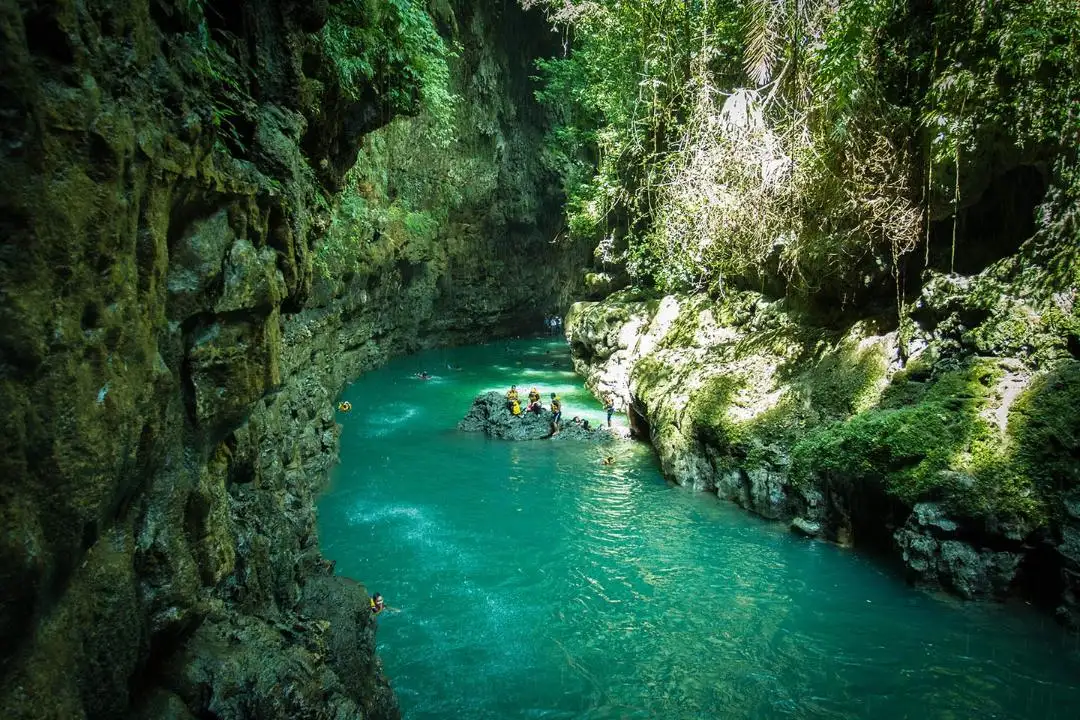 Green Canyon Pangandaran, Surga Wisata Alam dengan Sungai Hijau Memukau