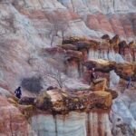 Kelabba Maja, Surga Tersembunyi dengan Bukit Berwarna-warni di Pulau Poteran