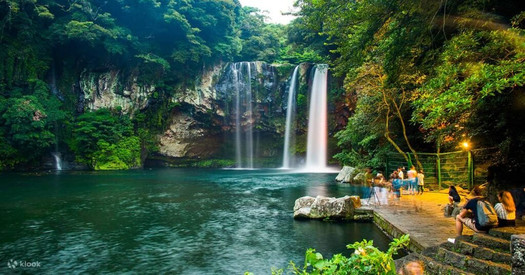 Cheonjeyeon Waterfall, Air Terjun Tiga Tingkat yang Menakjubkan di Jeju