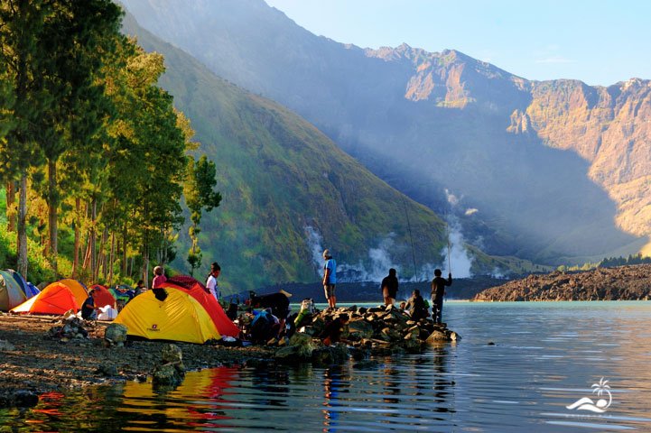 Gunung Rinjani, Destinasi Pendakian Favorit dengan Panorama Spektakuler di Lombok